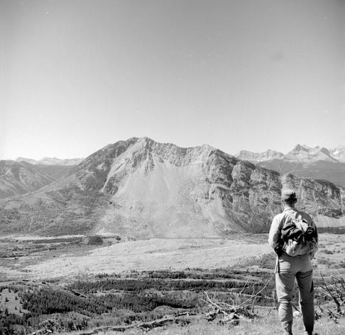 Photo of Frank Slide by Frank Norris from the Geological Survey of Canada