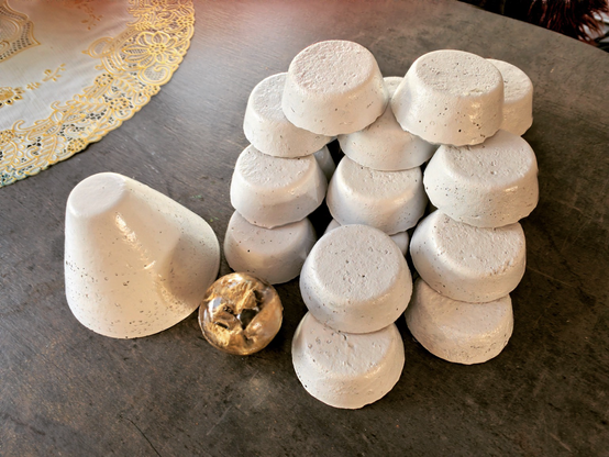 A bundle of orgonite devices