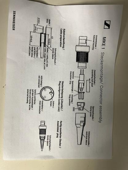Schéma de câblage d'un DPA sur connecteur Lemo pour pocket Sennheiser.
En gros, un blindage sur le corps et une patte (sûrement masse) et une patte de signal. L'autre non connectée.
Pas d'indication des numéros de pattes.