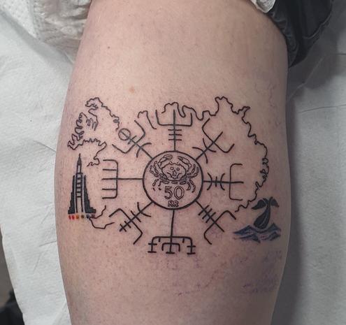 Tattoo fertig
Nachbesserungen und Ergänzungen werden noch folgen.