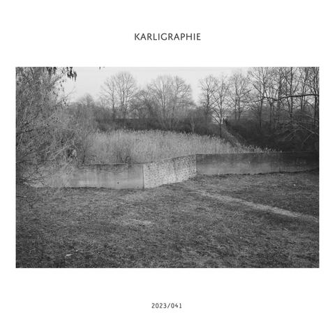 Ein Damm im Wasserauffangbecken am Rand von Stammersdorf bei Floridsdorf. Statt Wasser wird derzeit Schilf aufgehalten.