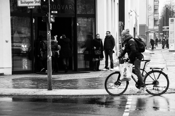 Al lavoro in bici a Berlino.