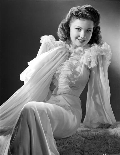 Black and white photo of vintage actress Anne Baxter.