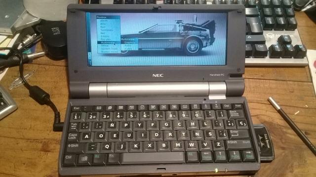 NEC MobilePro 900 con teclado dvorak y escritorio Fluxbox