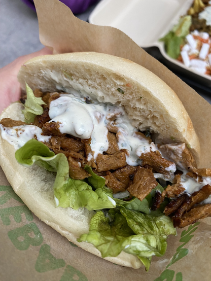Kebab vegan sauce blanche et seitan