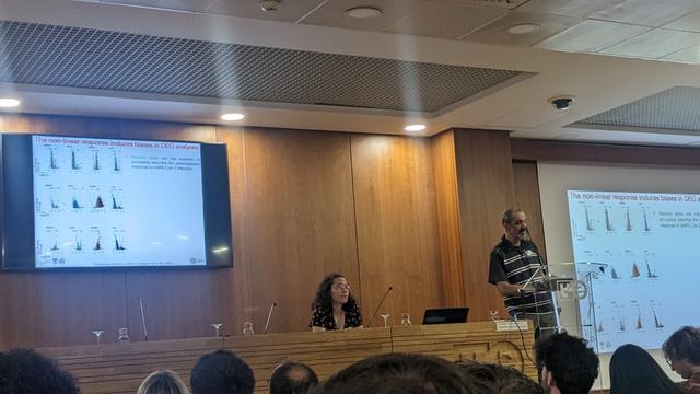 Santiago presenting data about SARS-CoV-2 infection
