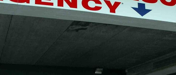 "Mia madre al pronto soccorso bloccata da tre giorni su un lettino"

Il figlio denuncia: "È in una stanza con altre 7 persone. Solo due medici in servizio, situazione inaccettabile"



"My mother in the emergency room stuck on a cot for #threedays"

The son denounces: 'She is in a room with seven other people. Only two doctors on duty, unacceptable situation"

25-5-2023 6:47 #Tutte le notizie di  oggi - Carlino https://www.ilrestodelcarlino.it/feedservice/compilations/1/ https://www.ilrestodelcarlino.it/macerata/cronaca/mia-madre-al-pronto-soccorso-bloccata-da-tre-giorni-su-un-lettino-4f09a65a