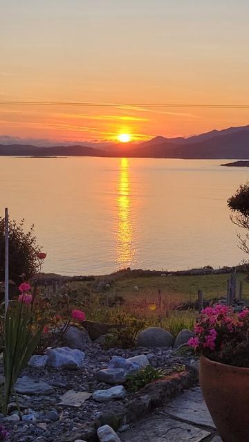 same position like before with more sun visible and a brighter beam on the water