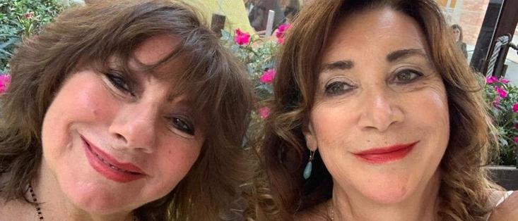 "Vi raccontiamo 60 anni di costume"

A #Mirandola inizia il Memoria Festival, tra le protagoniste Silvia Annichiarico e Gabriella Mancini: "Quando Arbore..." .



'We tell you #60years of costume'

The Memoria Festival begins in #Mirandola, with Silvia Annichiarico and Gabriella Mancini among the protagonists: "When Arbore...". .

26-5-2023 6:39 #Tutte le notizie di  oggi - Carlino https://www.ilrestodelcarlino.it/feedservice/compilations/1/ https://www.ilrestodelcarlino.it/modena/cronaca/vi-raccontiamo-60-anni-di-costume-b0d6ddc3