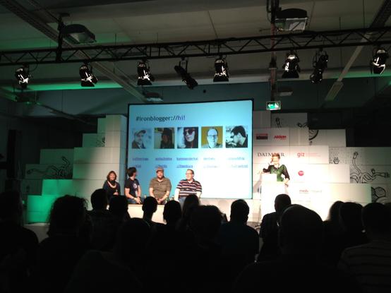 Foto von einer kleinen Bühne der re:publica 2013, Thema: IronBlogger