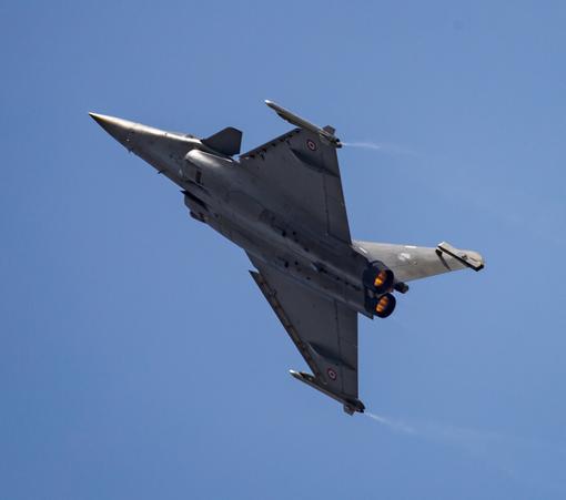 Dassault Rafale performance at Paris Air Show 2017 #Aircraft #Airplanes #Avgeek #Aviation #Dassault #France #Military #Paris #ParisAirshow #PAS17 #Planes #Rafale #Travel