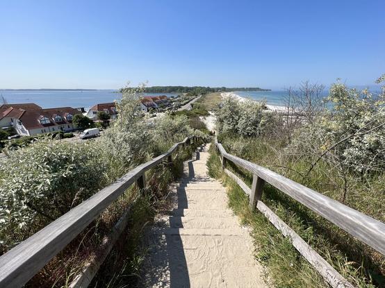 Blick vom Schmiedeberg in Rerik in Richtung Halbinsel Wustrow, links das Salzhaff, rechts die Ostsee