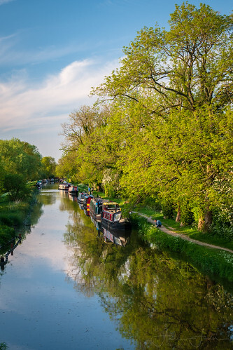 A photo titled "Evening Cycle Ride Around Wiltshire", taken near Weir 23, Bedwyn Mill by AppleTV.1488 on Flickr.