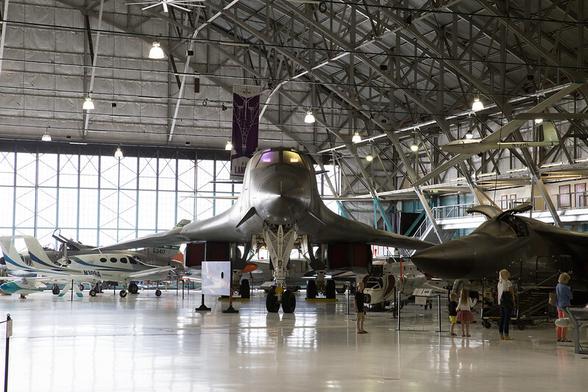 Rockwell B-1A Lancer #photography #airplanes #avgeek #aviation #wingsovertherockies #highlight #wingsmuseum #bomber #aircraft #military #supersonic #variablesweepwing #b1lancer #b1a #b1b #b2spirit #b52stratofortress #agm86cruisemissile #b21raider (Flickr 05.06.2017)  https://www.flickr.com/photos/7489441@N06/34972894902