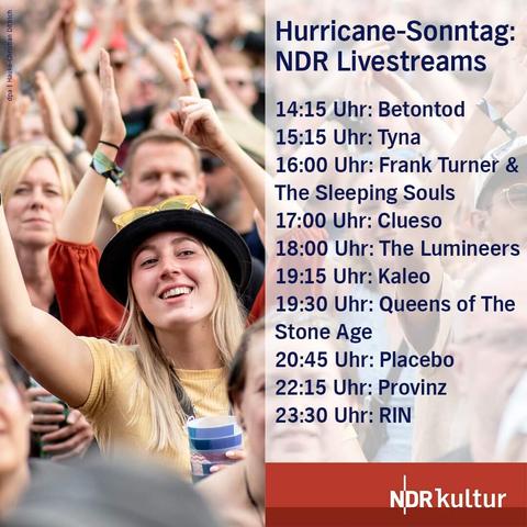 Eine Menschenmenge bei einem Konzert. Daneben stehen die Spielzeiten der Bands, die um Livestream beim NDR zu sehen sein werden, u.a. Clueso um 17 Uhr und Placebo um 20.45 Uhr.