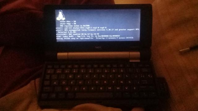 NEC MobilePro 900 buteando Linux