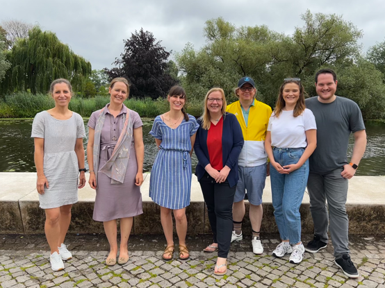 Bild auf dem das wunderbare Team der Vernetzungs- und Kompetenzstelle Open Access Brandenburg zu sehen ist, mit dem KidRewi zusammen an der FHP angedockt sein wird https://open-access-brandenburg.de/