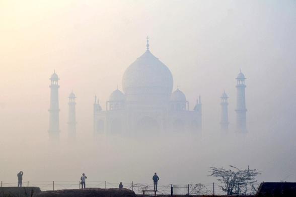 Smog obscuring Taj Mahal