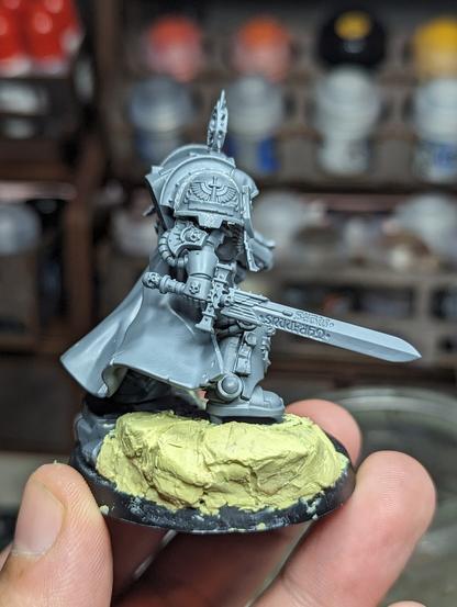 Terminator Captain, side view showing the reconstructed Dark Angels shoulder pad