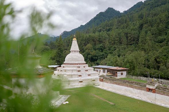 The stupa at Chendebji