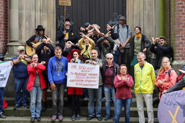 Solidaritätsfoto für Akbelen