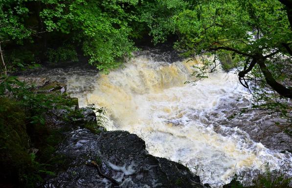Fast shutter speed waterfall.
