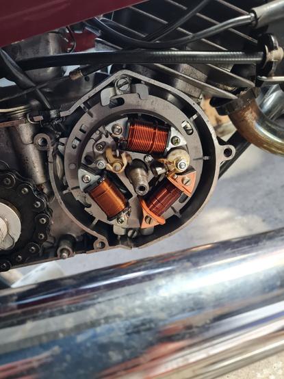 Blick auf die Zündplatte einer Simson SR50