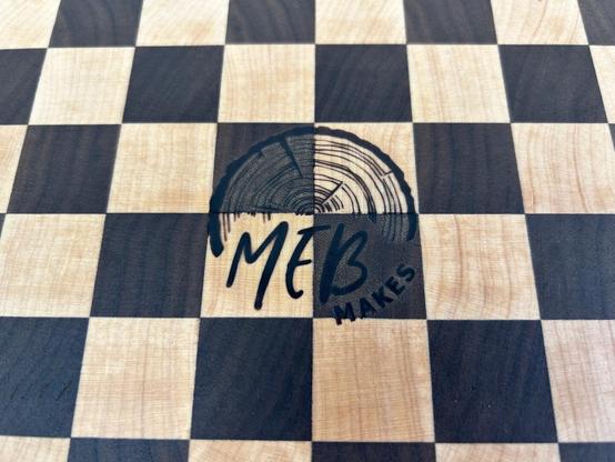 The Mebmakes logo on the back of the board.