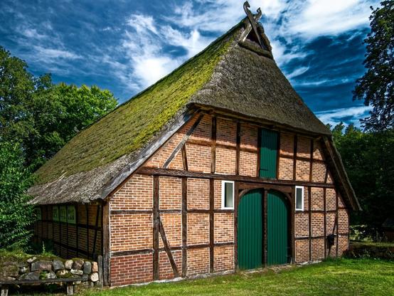 Bauernhaus im Dorf Wilsede in der Lüneburger Heide