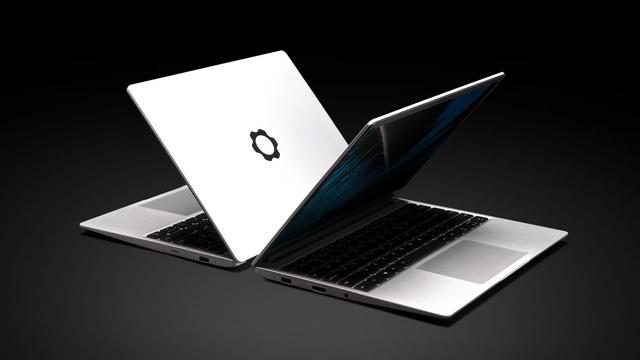 Photo of the Framework 13'' modular laptop.
