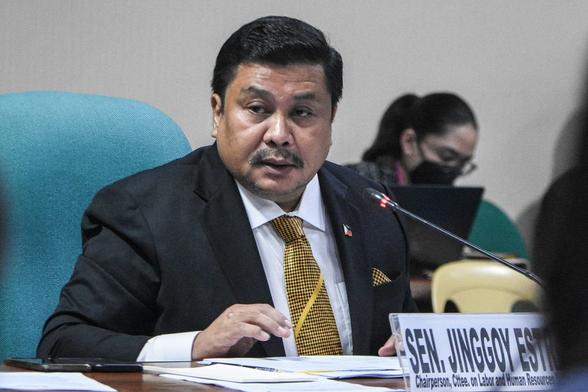 ALL HEARSAY.' Senator Jinggoy Estrada refutes claim that it was his father who made the promise to China.

Angie de Silva/Rappler