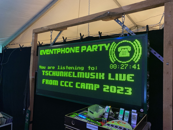 A picture of the LED blinkenwall in POC Tent with Tschunkelmusik Infotext