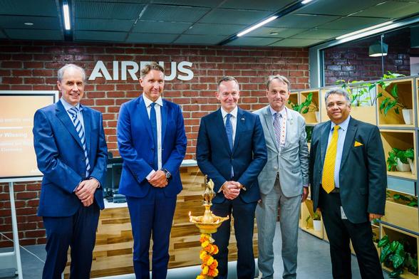 Volker Wissing beim Besuch bei Airbus in Bangalore, Indien.