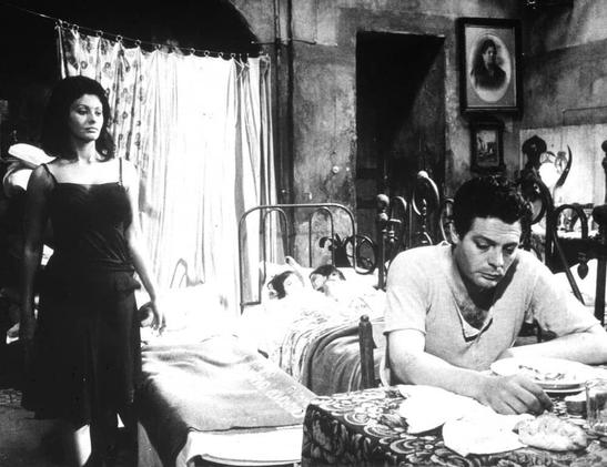 Autore non identificato - Sophia Loren e Marcello Mastroianni in "Ieri, oggi, domani" di Vittorio De Sica,