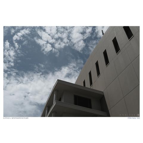 SHOT INFO:

Camera = FUJIFILM X-Pro3
Lens = XF27mmF2.8 R WR

ExposureInfo = 15.7EV - 1/2700s  F8  ISO320

CustomSettingName = DevR:Calm & Dry
FilmSimulation = PRO Neg. Std
MonochromaticColor = WC : --, MG : --
GrainEffect = OFF
ColorChromeEffect = WEAK
ColorChromeFXBlue = WEAK
WhiteBalance = AUTO
WBShift = R :  0, B : -2
DynamicRange = DR200%(AUTO)
DRangePriority = OFF
ToneCurve = H : +2, S : -1
Color = -4
Sharpness = +4
NoiseReduction =  0
Clarity =  0