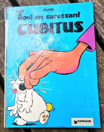 Couverture de "Tout en caressant Cubitus"