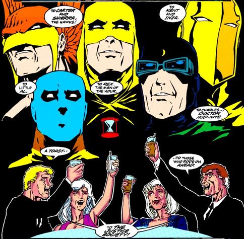 Alan Scott (1er Green Lantern), Molly Scott (Ancienne vilainne nommée Harlequin), Joan Garrick et Jay Garrick (1er Flash) portent un toast à leurs amis disparus.
"Pour Carter et Shierra, les Faucons. Pour Kent et Inza. Pour le petit Al. Pour Rex, l'homme du moment. Pour Charles, le Docteur Mid-Nite.
Un Toast ... A tous ceux qui sont partis en éclaireur. 
Pour la Justice Society !"