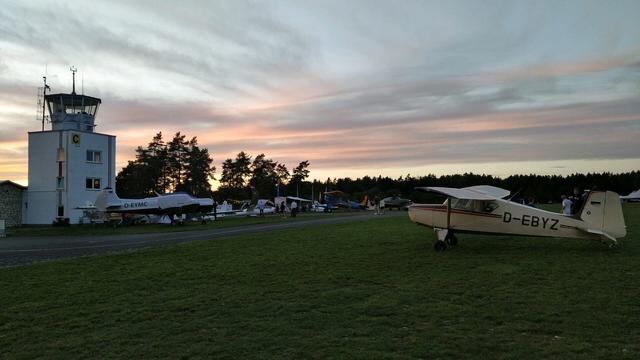 Sperling and tower. Stearman in the middle. And other aircraft.