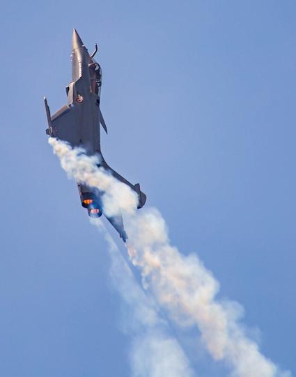 Dassault Rafale #photography #pas17 #parisairshow #highlight #dassaultrafale #frenchairforce #frenchnavy #fighteraircraft #technologydemonstrator #avionics #rbe2aaactiveelectronicallyscannedarrayradar #optroniquesecteurfrontalinfraredsearchandtracksensor #singleseatlandbasedversion #twinseatlandbasedversion #singleseatcarrierbasedversion #export #egypt #india #qatar #greece #croatia #indonesia #unitedarabemirates #afghanistan #libya #mali #iraq #syria (Flickr 20.06.2017) https://www.flickr.com/photos/7489441@N06/34610193794