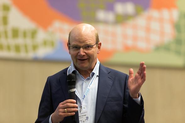 Thorsten Hohage eröffnet die Konferenz.