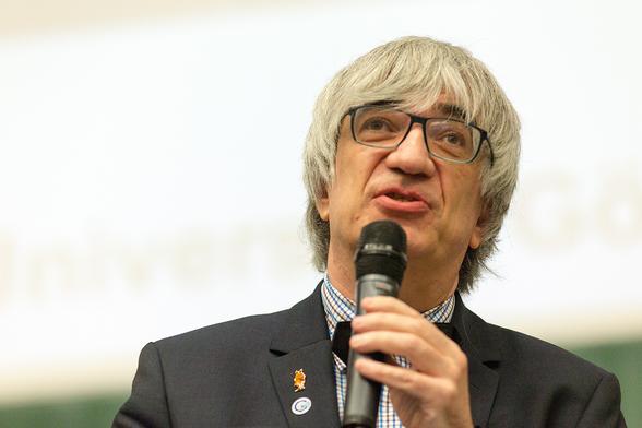 Grußworte zur Eröffnung von Metin Tolan.