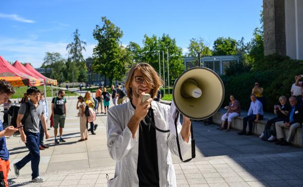 Scientist Rebellion protestiert gegen das Sponsoring von DEA Wintershall und RWE für die Konferenz GeoBerlin2023, Henry-Ford-Bau, Freie Universität Berlin, 05.09.2023