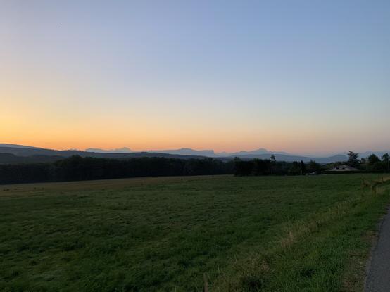 Lever de Soleil sur les Alpes, depuis Savigny
