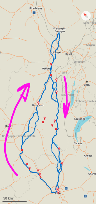 Screenshot Organic Maps mit geplanter Route, mit Varianten. Gesamt hin u zurück ca. 950 km