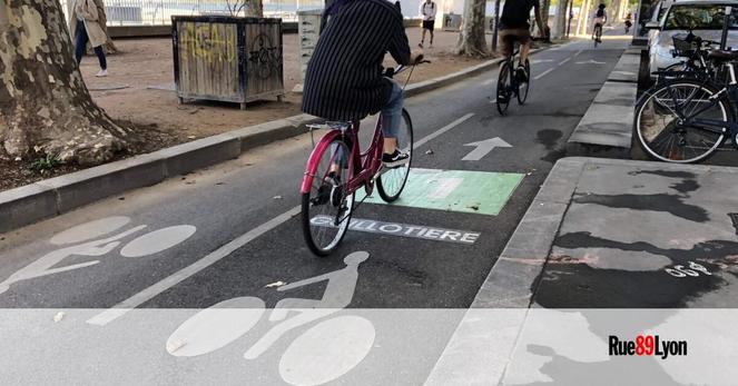 2 vélos se suivent sur la vl1 de Lyon