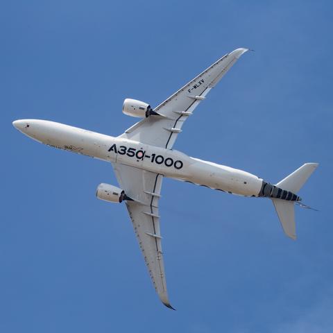 Airbus A350-1000 XWB display at Paris Airshow 2017 #A350 #A3501000 #Airbus #Aircraft #Airplanes #Airshow #Avgeek #Aviation #France #Paris #ParisAirshow #PAS17 #Planes #Travel #XWB