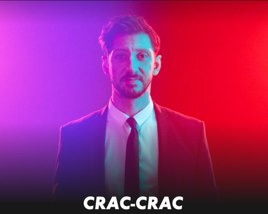 Monsieur Poulpe en costume cravate avec le titre de l'émission crac crac
