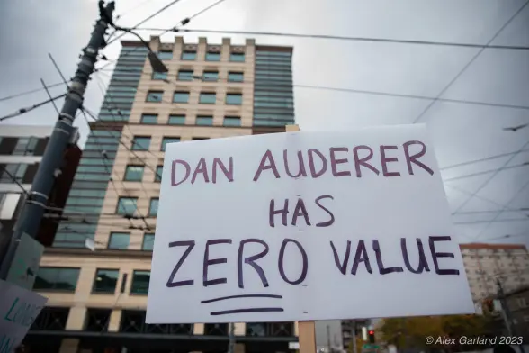 A sign reads "Dan Auderer has zero value"

Dan Auderer is the SPD officer recently heard on body cam tapes joking about the "limited value" of Jaahnavi Kandula's life.
