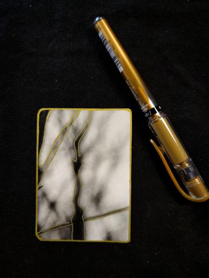 une carte et un stylo