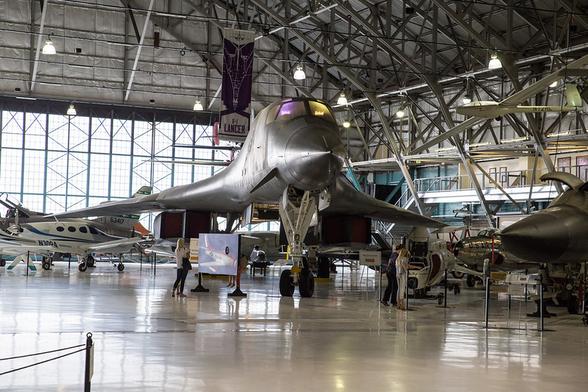 Rockwell B-1A Lancer #photography #airplanes #avgeek #aviation #wingsovertherockies #highlight #wingsmuseum #b1lancer #bone #b1b #bomber #supersonic #variablesweepwing #heavybomber #mach2 #b52stratofortress #b2spirit #agm86 #cruisemissile #stealthbomber #northropgrummanb21raider (Flickr 05.06.2017) https://www.flickr.com/photos/7489441@N06/34327544963